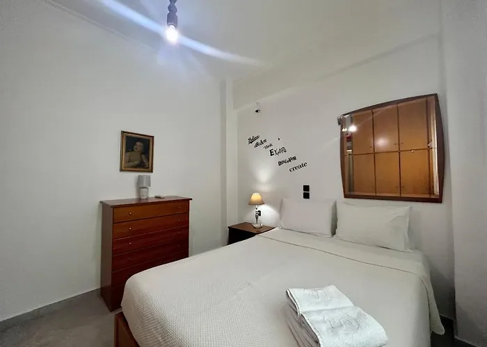 Haroula\'S Central Apartment